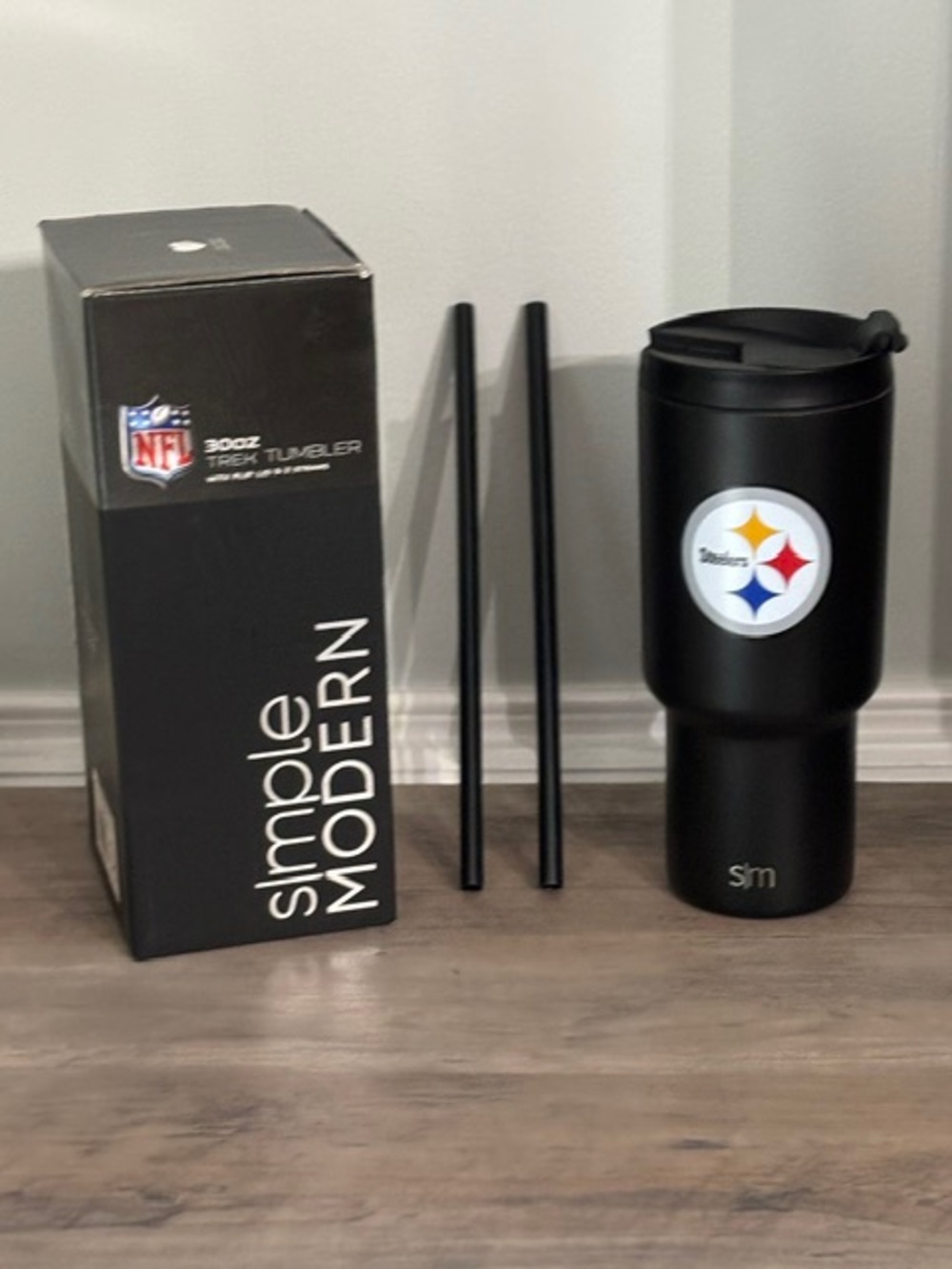 NFL TREK TUMBLER Pittsburgh Steelers 30 OZ With Flip Lid & 2 Straws